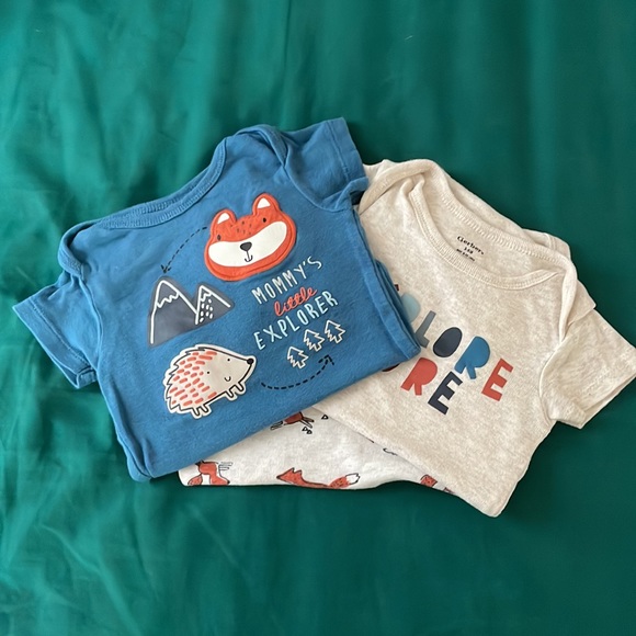 Bundle of 3 bodysuits, cute wildlife pattern - Picture 2 of 4